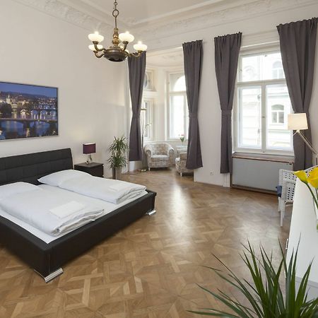 Capital Apartments Прага Екстериор снимка