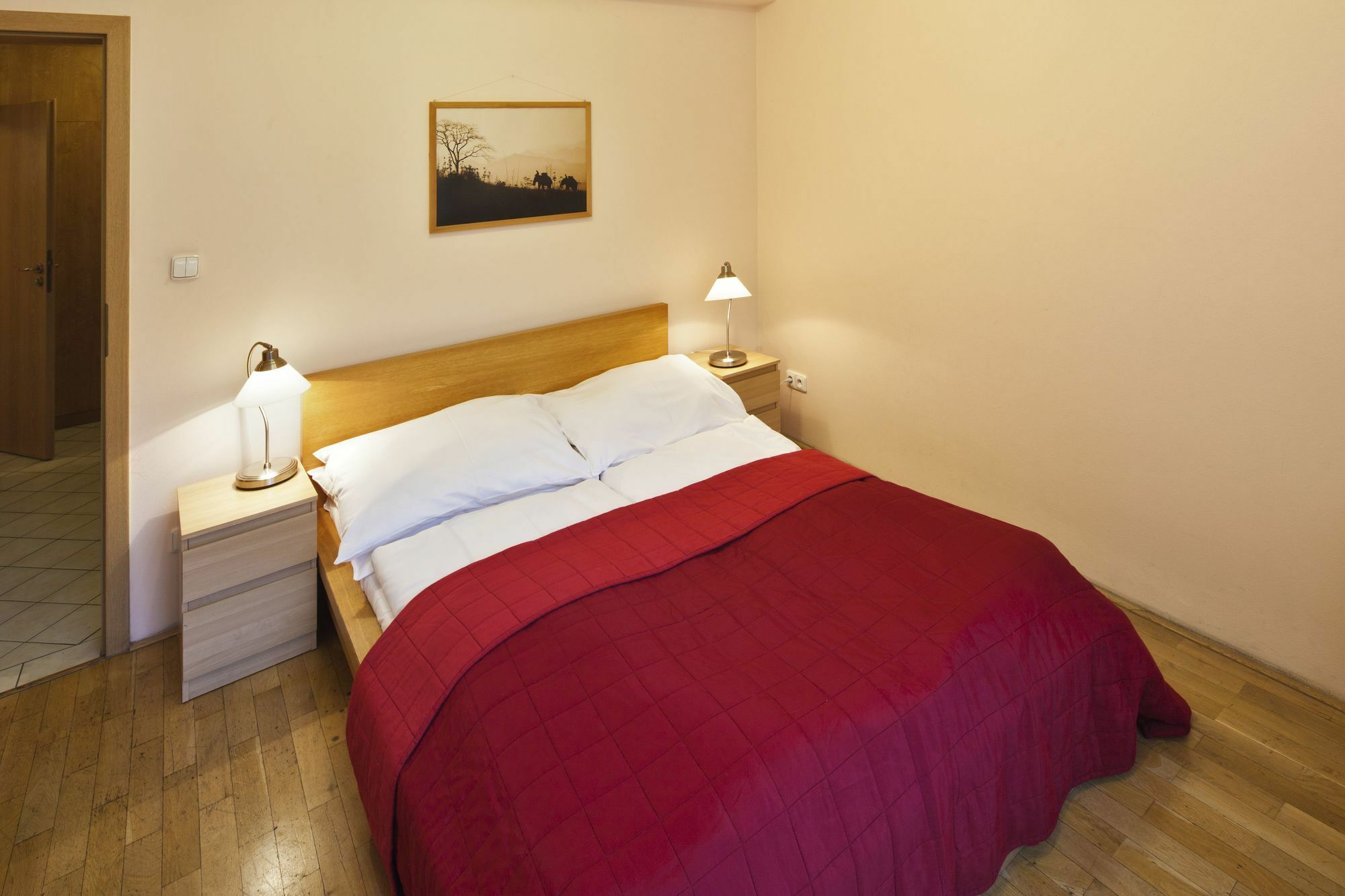 Capital Apartments Прага Екстериор снимка