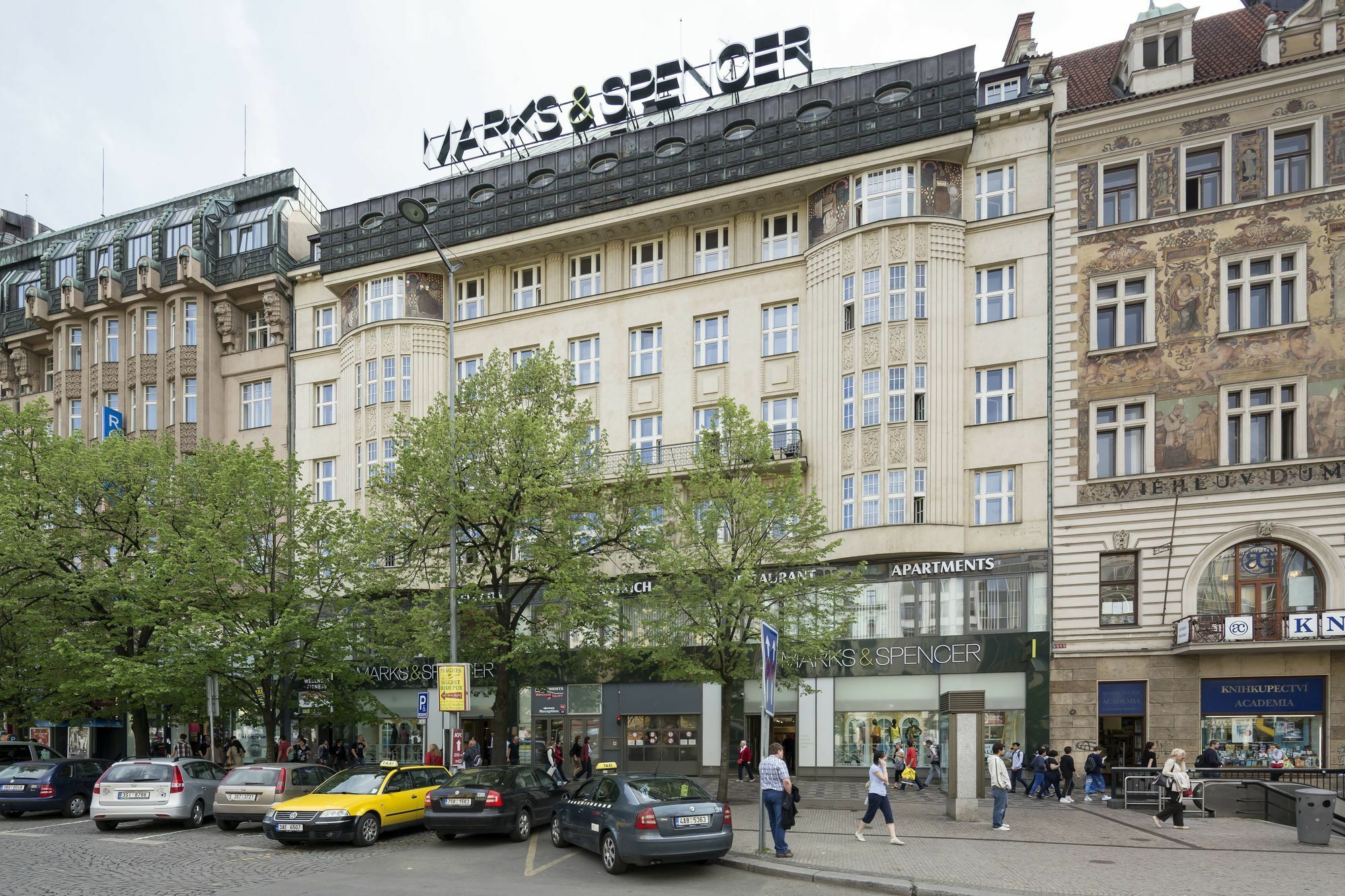 Capital Apartments Прага Екстериор снимка