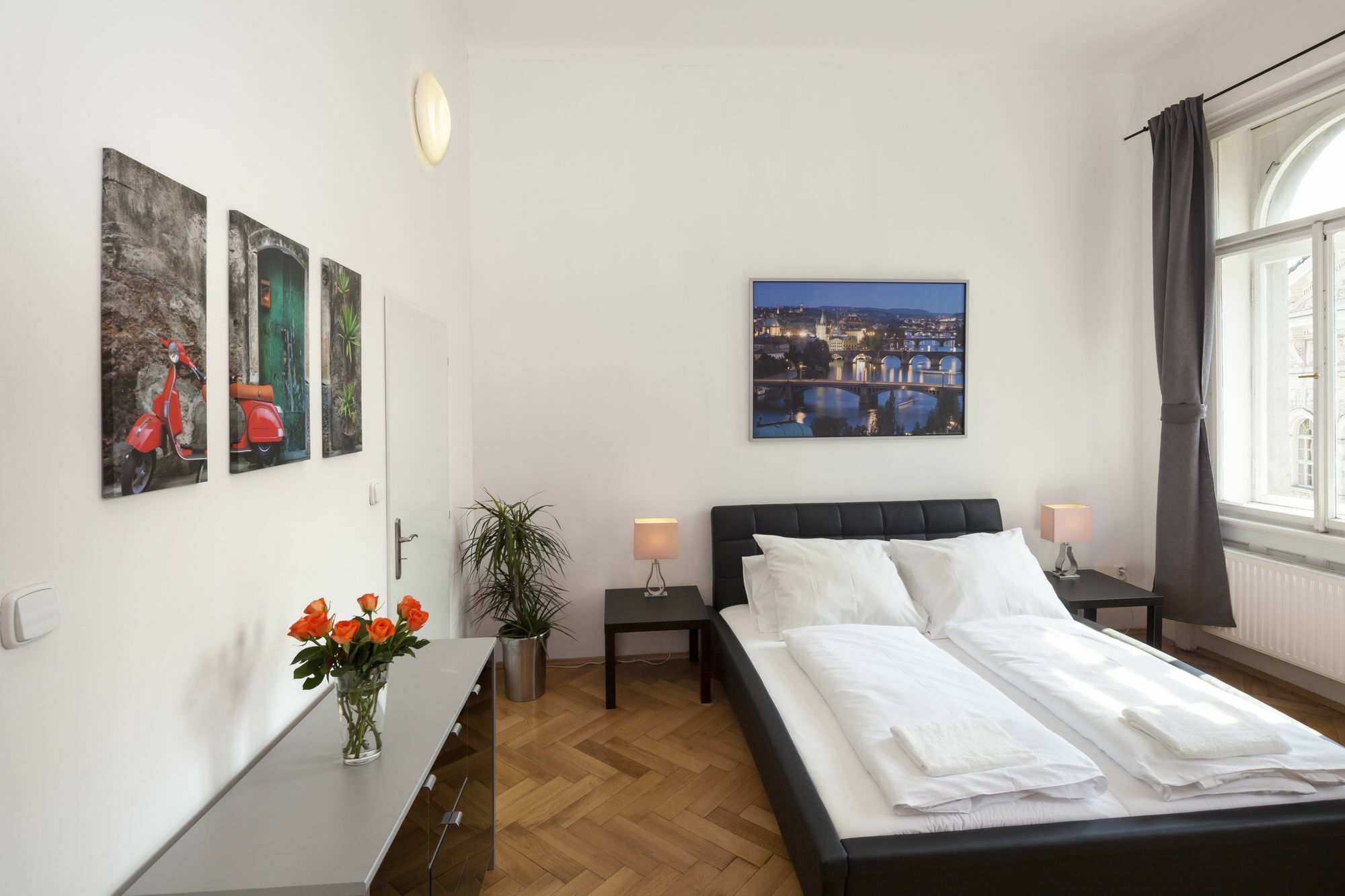 Capital Apartments Прага Екстериор снимка