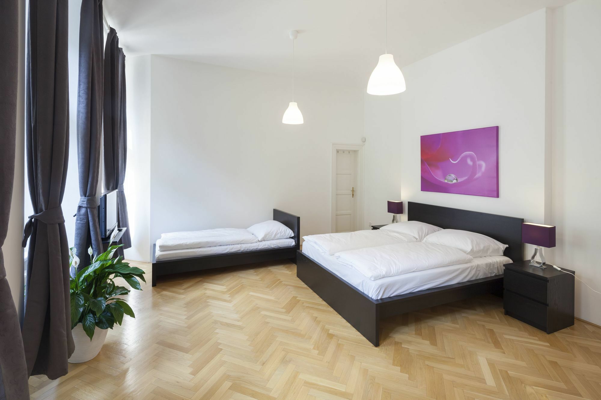 Capital Apartments Прага Екстериор снимка