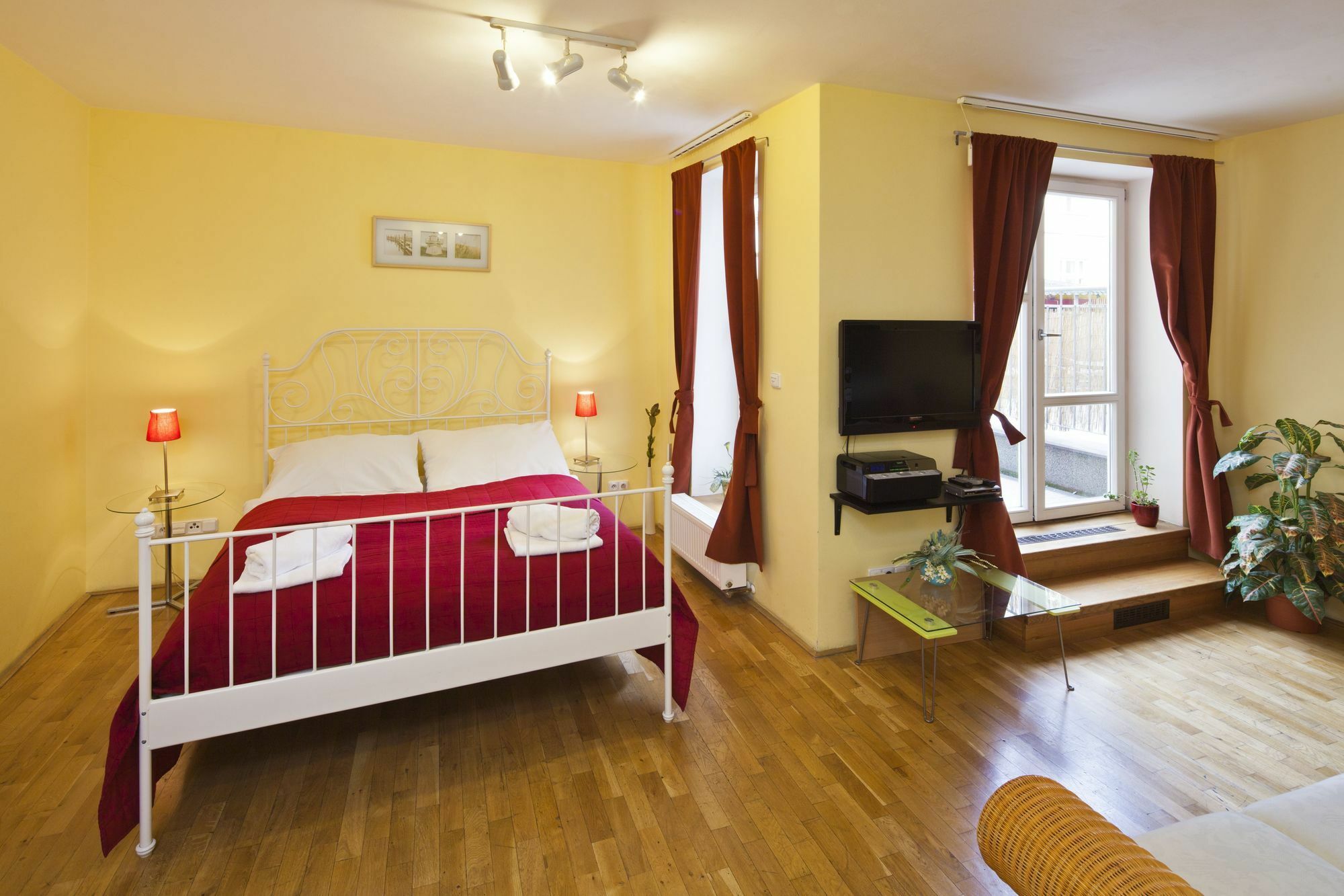 Capital Apartments Прага Екстериор снимка