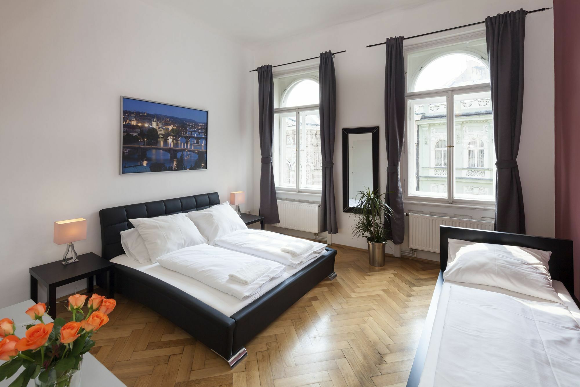 Capital Apartments Прага Екстериор снимка