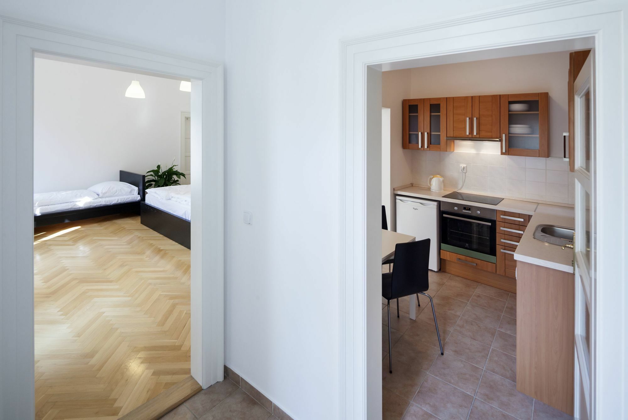 Capital Apartments Прага Екстериор снимка