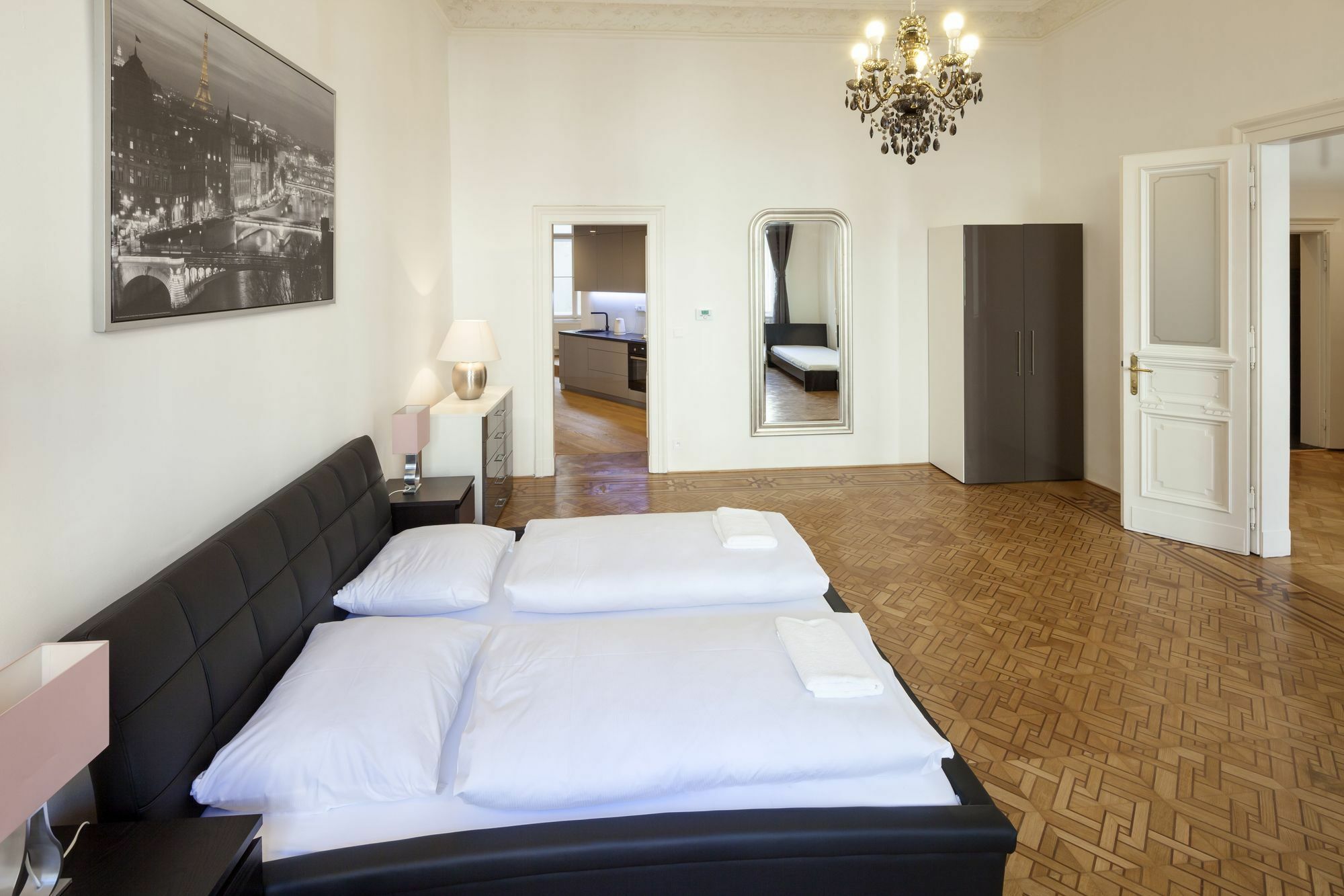 Capital Apartments Прага Екстериор снимка
