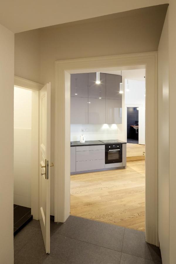 Capital Apartments Прага Екстериор снимка