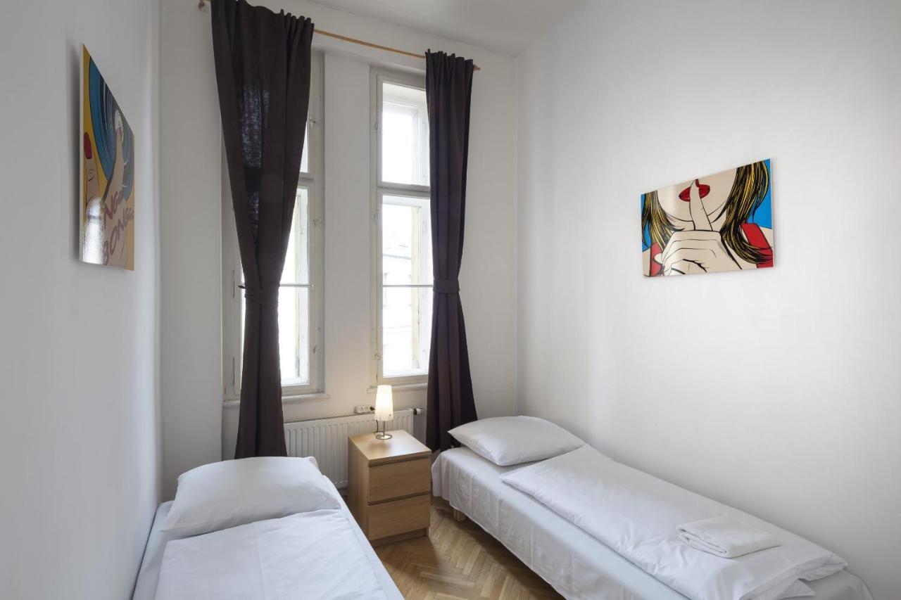 Capital Apartments Прага Екстериор снимка